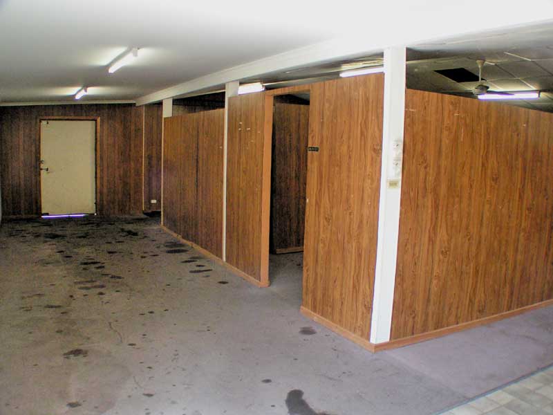 COMMERCIAL PROPERTY Picture 3