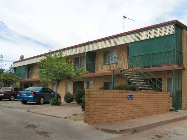 2 Brdroom Partly Furnished Property. Lower Level. Picture 2