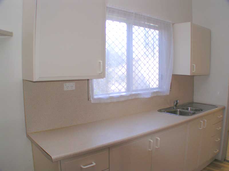 BUNGALOW AT A BARGAIN Picture 3