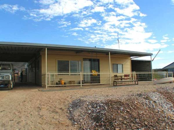 LIVE BY THE WATER Picture 3