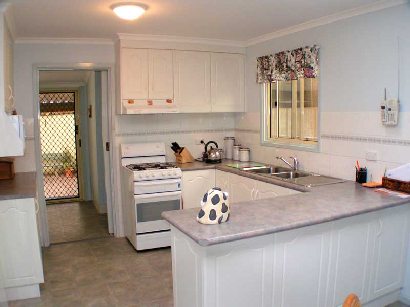 RUN TO PARADISE Picture 2