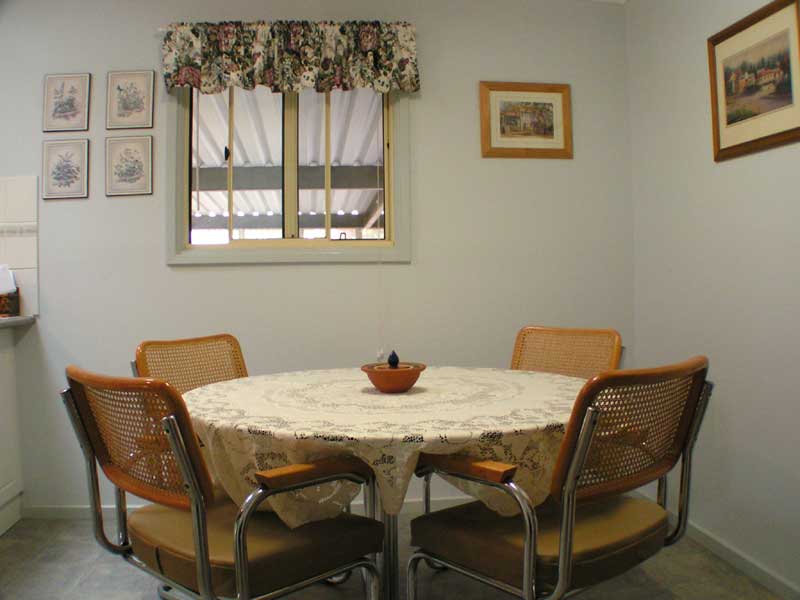 RUN TO PARADISE Picture 3