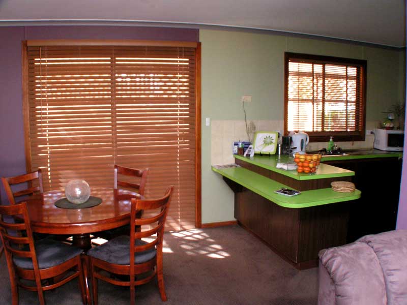 WARM AND INVITING Picture 3