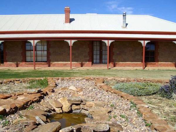 Rental $350.00 Per Week Picture 1