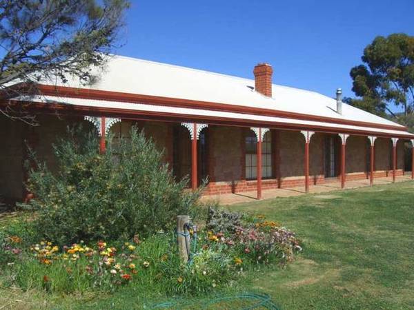 Rental $350.00 Per Week Picture 2