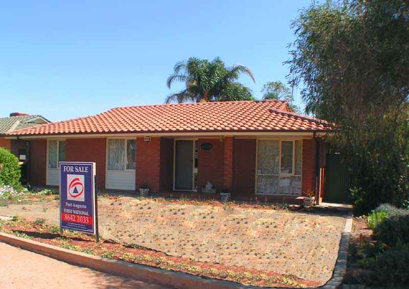 FEEL RIGHT AT HOME! Picture 1