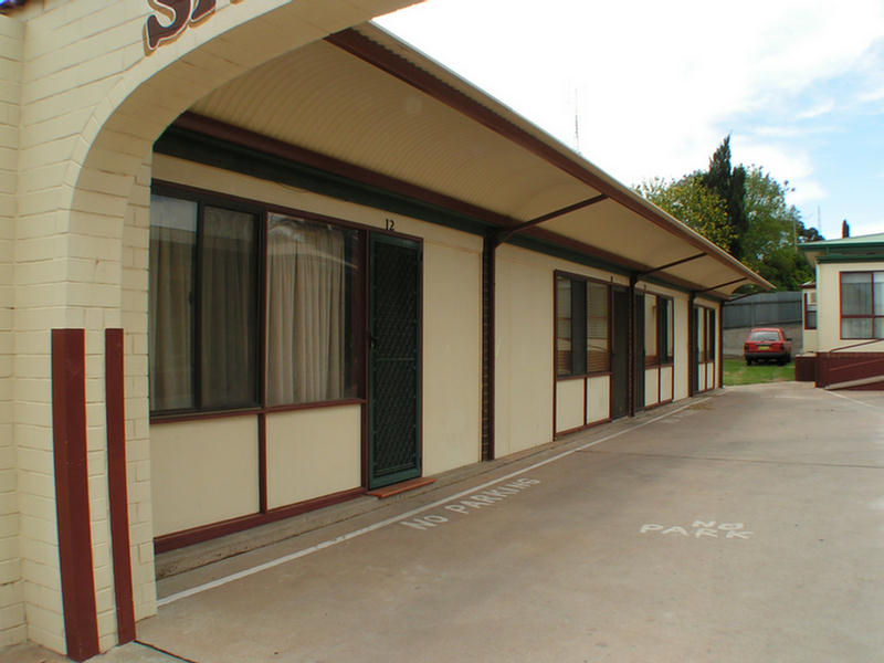 1 bedroom furnished unit Picture 2