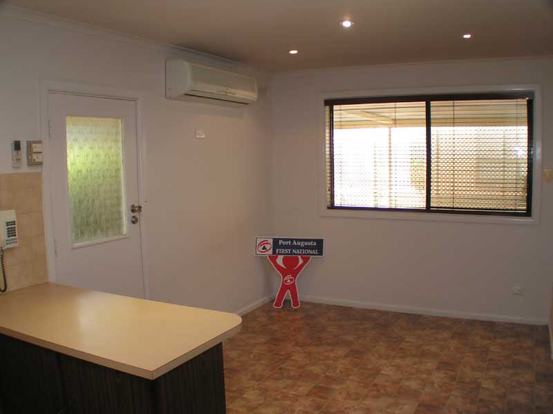 COMFORT AND SPACE FOR YOUR FAMILY & VEHICLES Picture 2