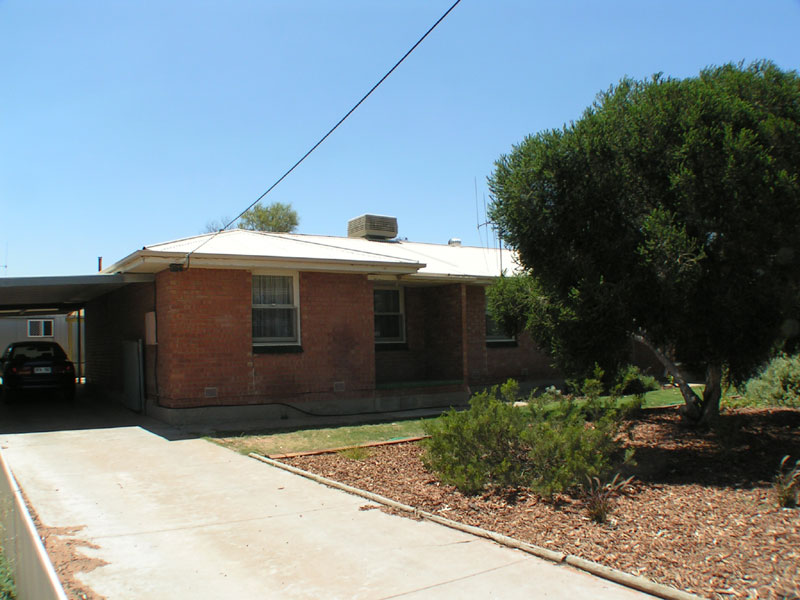 BIG ON ALL SCALES! Picture 1