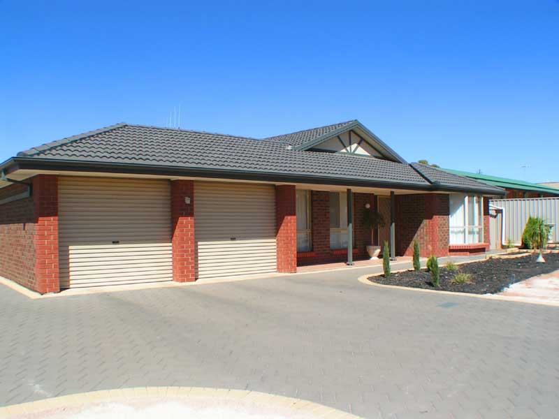 Nothing to do but move in!! Picture 1