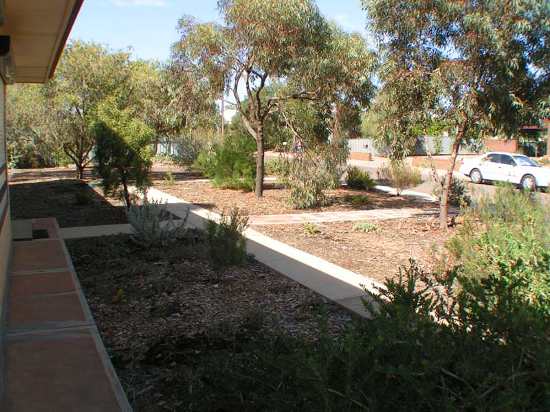 AUCTION HOUSE & MISCELLANEOUS ITEMS Picture 3