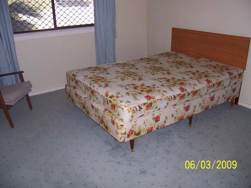 2 bedroom partly furnished unit in group of two Picture 3