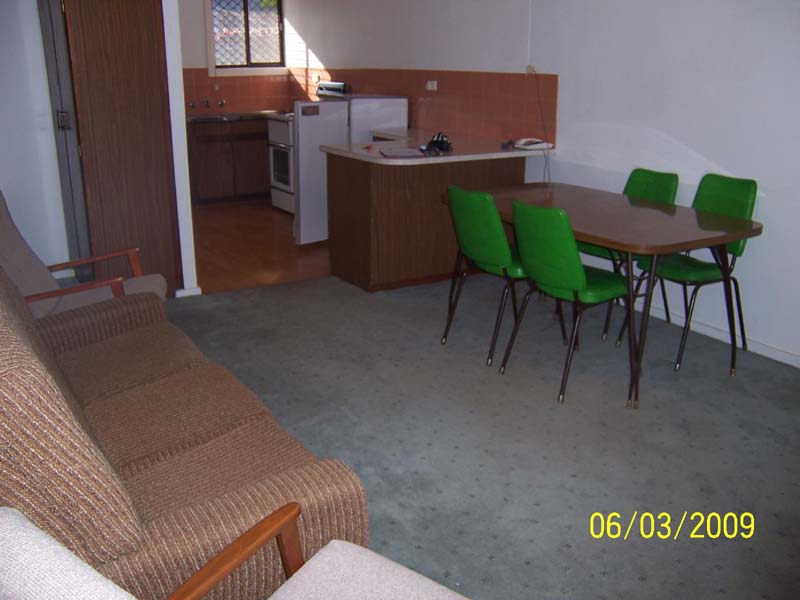 2 bedroom partly furnished unit in group of two Picture 2