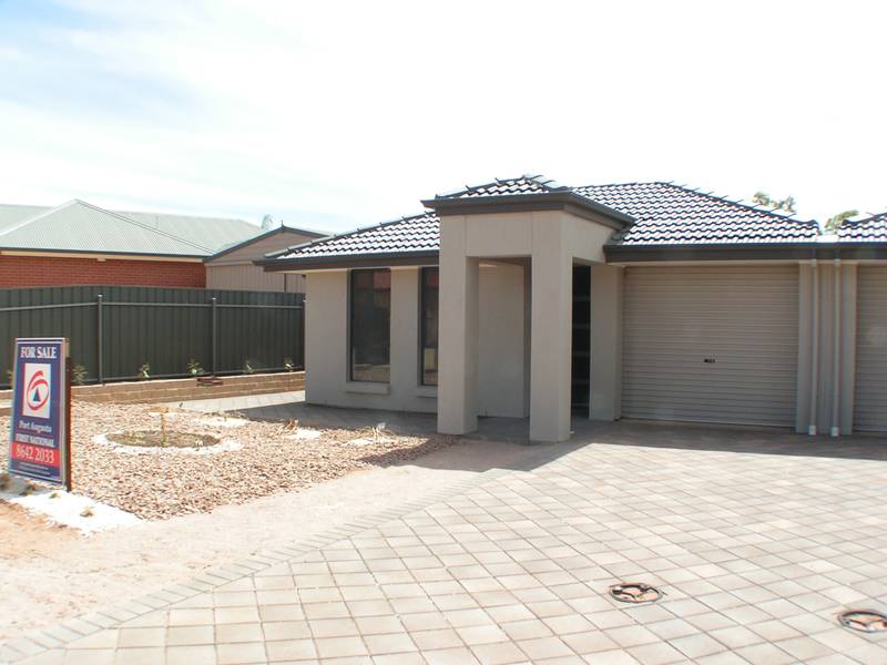 STYLISH NEW HOME Picture 2