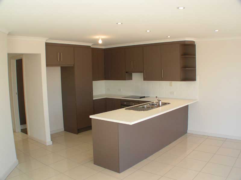 STYLISH NEW HOME Picture 3