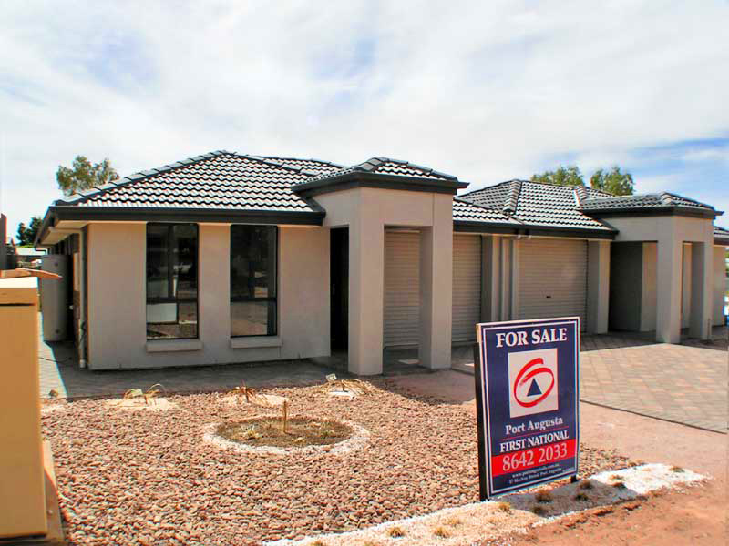 STYLISH NEW HOME Picture 1