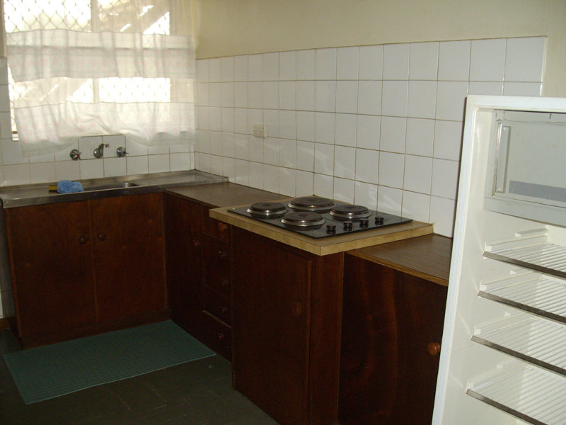 PARTIALLY FURNISHED UNIT Picture 3