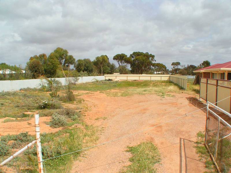 VACANT BLOCK Picture 1