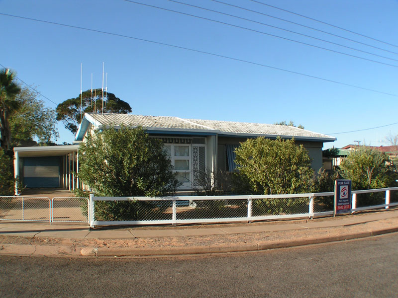 WHAT A VIEW!! Picture 1