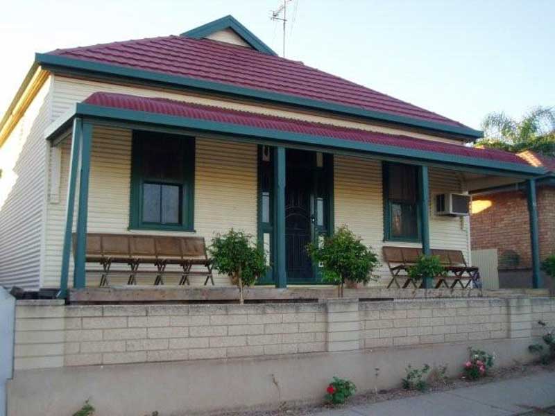 Beautiful cottage home Picture 1