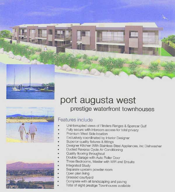 WATERFRONT LOCATION Picture 1