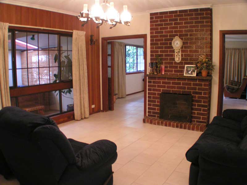 LARGE SPANISH STYLE HOUSE FOR RENT Picture 3