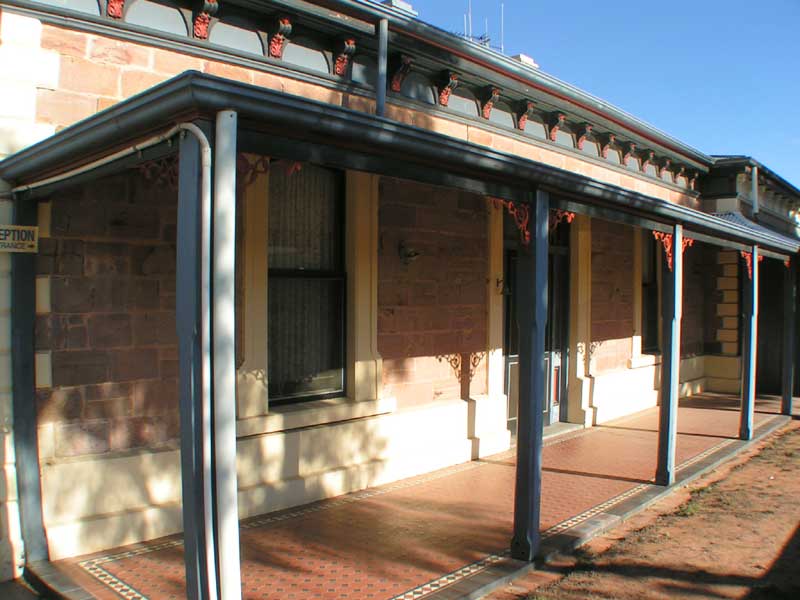 RENT NOW!... Picture 2