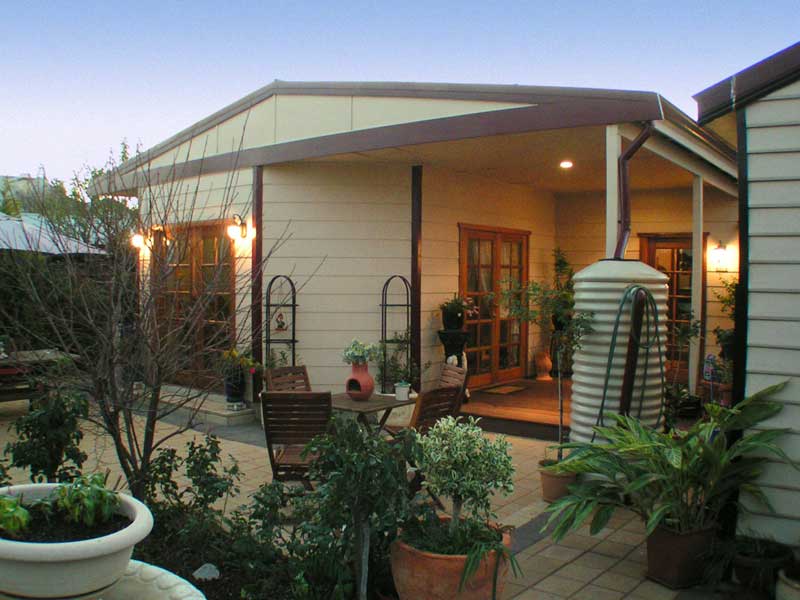 CHARACTER COTTAGE AT IT'S BEST Picture 1