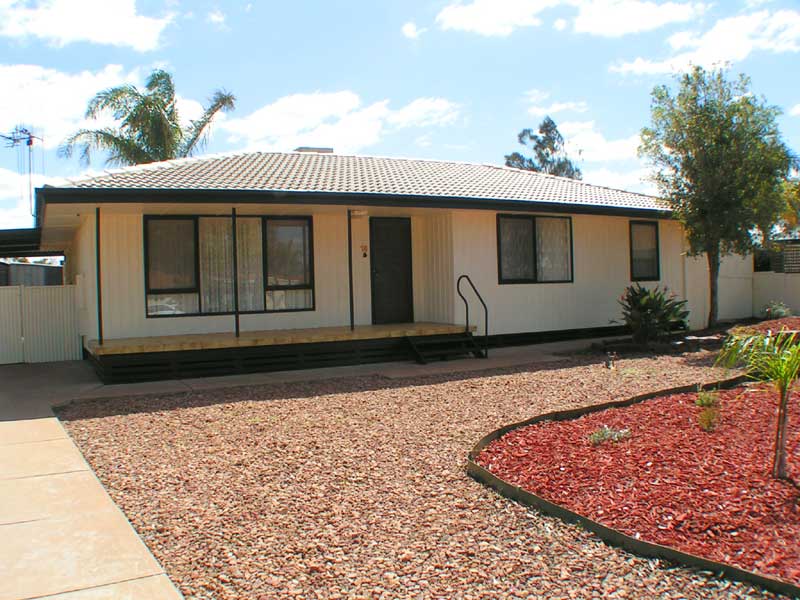 GREAT TO LIVE IN OR INVEST Picture 1