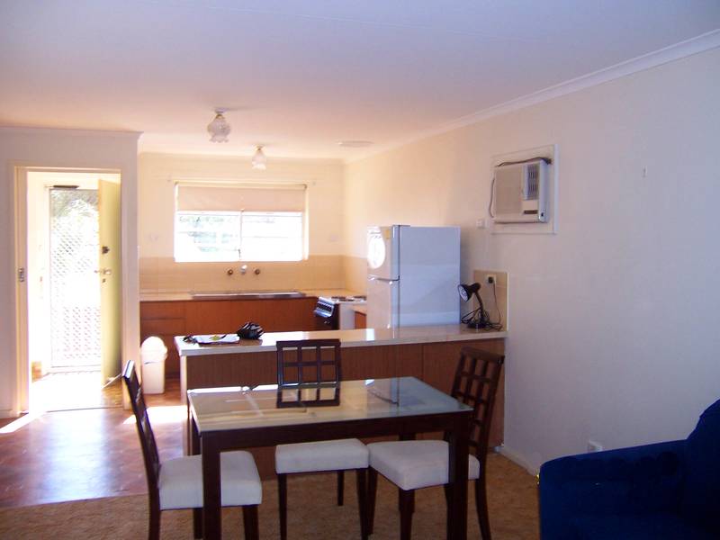 TWO BEDROOM UNIT.... Picture 2