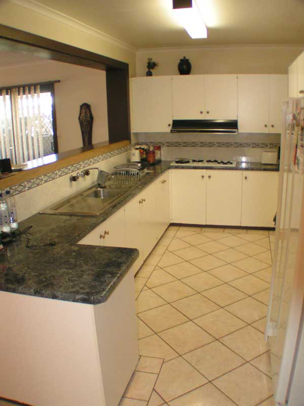 ENTERTAINERS PARADISE! Picture 2