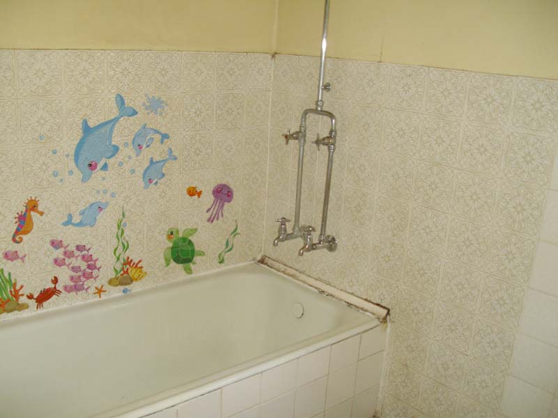 3 Bedroom property with large lounge / kitchen area. Picture 3