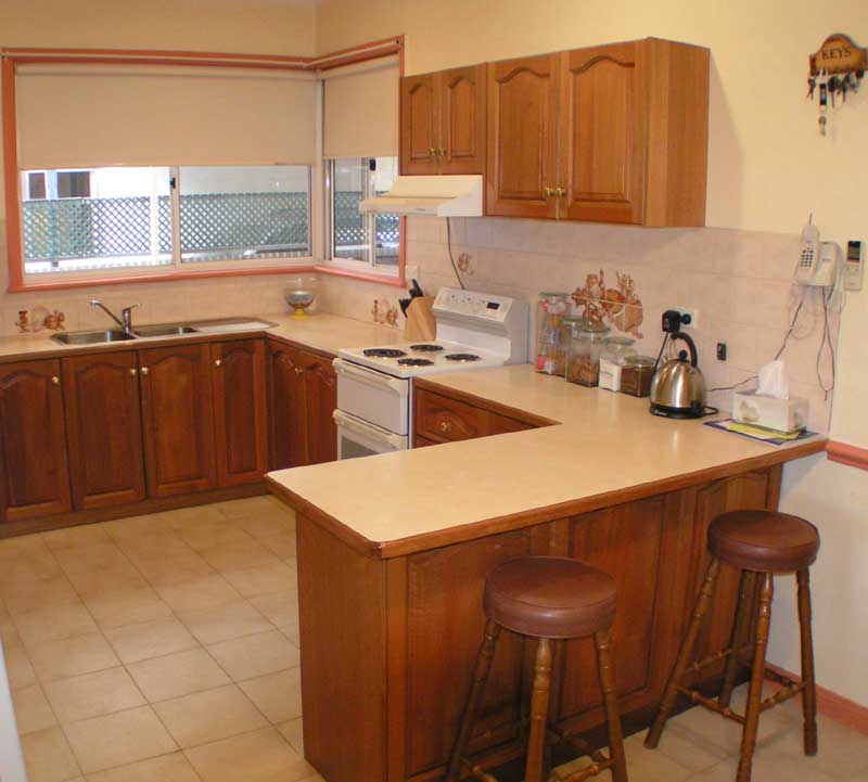 PERFECTLY POSITIONED Picture 2