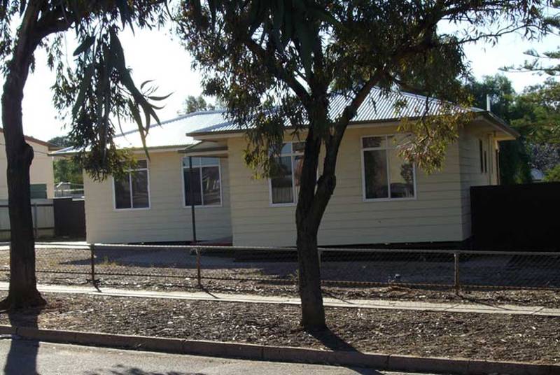 3 Bedroom, single standing property, new split system in main bedroom. Picture 1