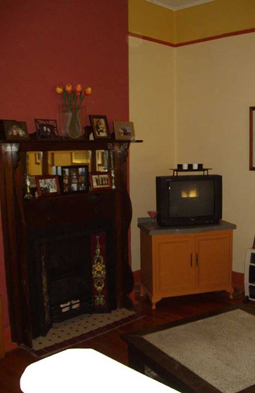 2 Bedroom property, central location, large lounge and kitchen areas. Picture 2
