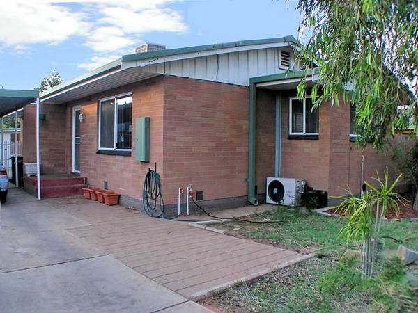 Updated 3 bedroom home Picture 2