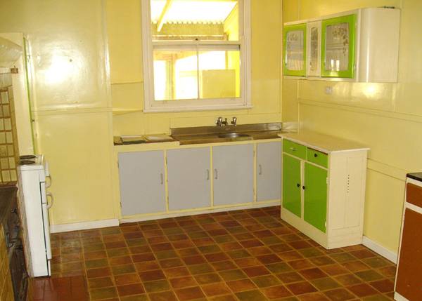 HANDYMAN DELIGHT Picture 2