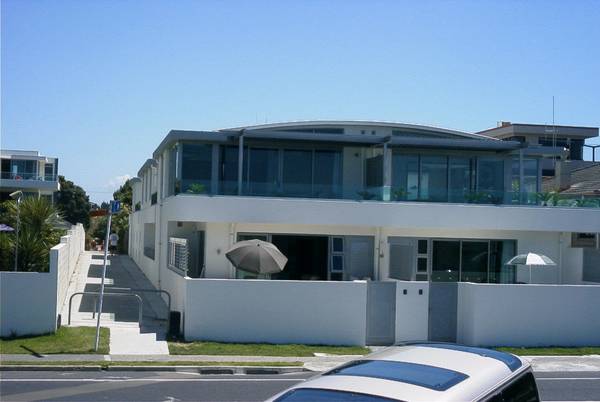 MARINERS ON MARINE PARADE Picture 1