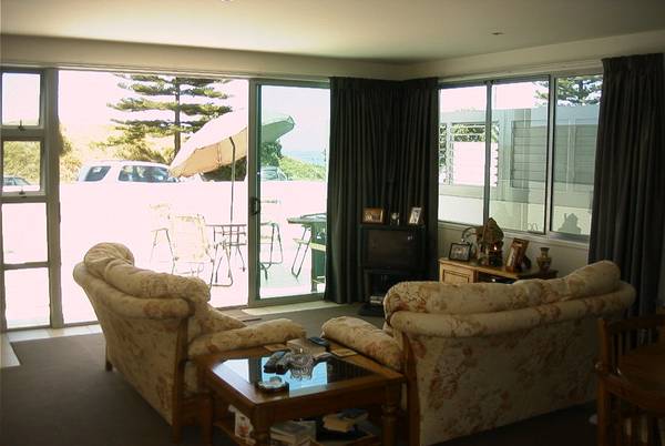 MARINERS ON MARINE PARADE Picture 3