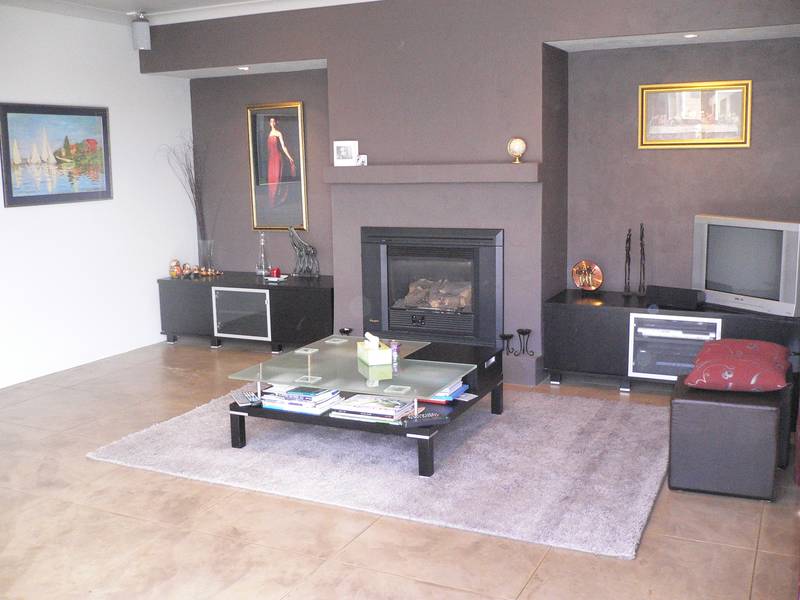 PRICE REDUCED! Picture 3