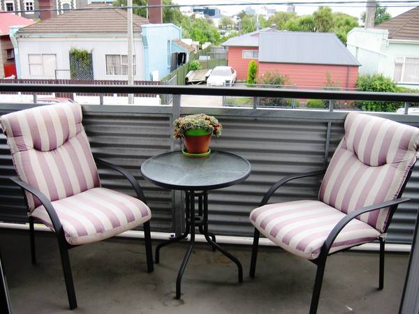 Sunny Fully Furnished Three Bedroom Apartment. Picture