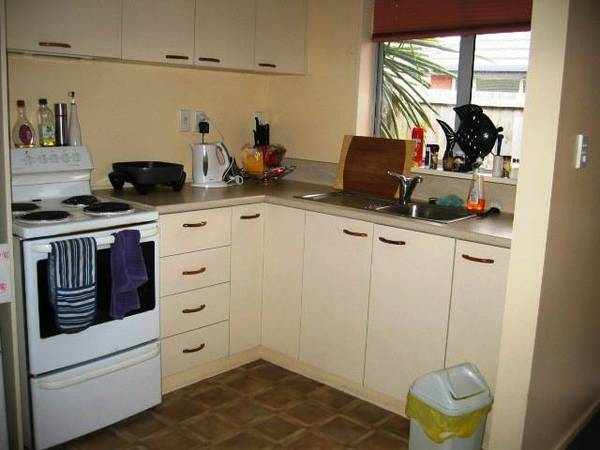 Three Bedroom Rear Townhouse Picture 2