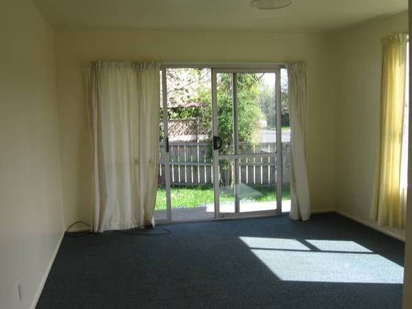 Sunny Three Bedroom Front Unit Picture