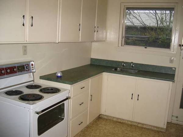 Sunny Two Bedroom Unit Picture Sunny Two Bedroom Unit Picture