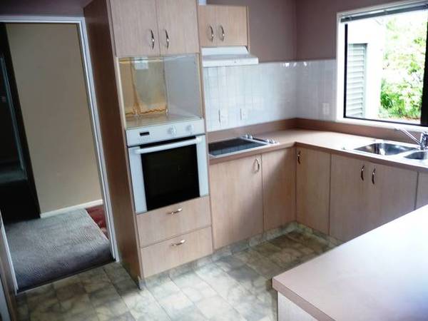 Three Bedroom Home - One Week Rent Free! Picture 3