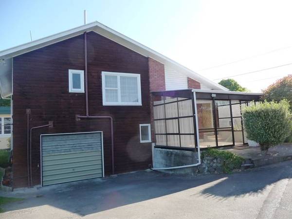 Three Bedroom House with Two Bedroom Sleepout Picture
