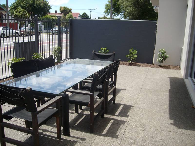 Near New Two Bedroom City Apartment Picture Near New Two Bedroom City Apartment Picture