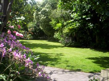 Gorgeous Character Home with 5 Bedrooms! Picture