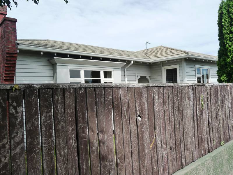 Six Bedroom House Close to University Picture