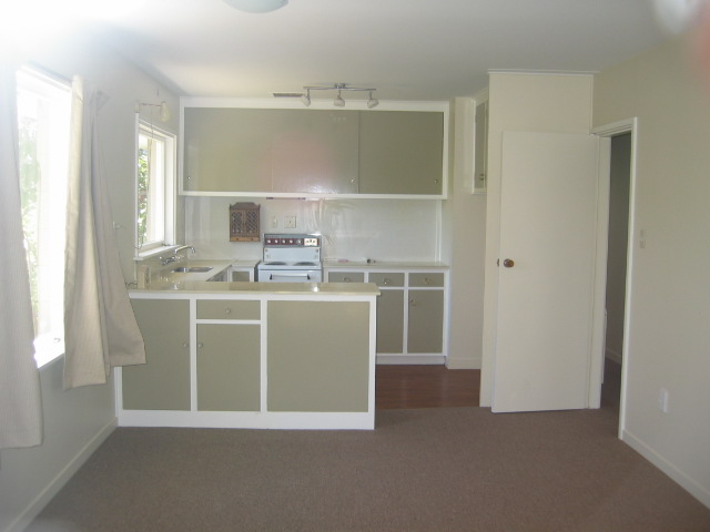 Sunny Two Bedroom Rear Townhouse Picture